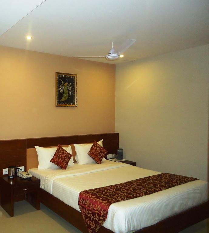 Pleasant Inn Пондичерри Экстерьер фото